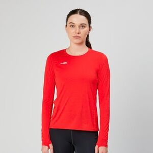 Altra Women's X-Small Red WOMEN'S CORE LONG SLEEVE TEE fits a 00 or 0
